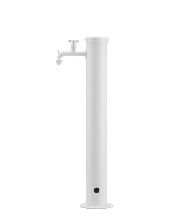 FONTANA CON RUBINETTO TONO SU TONO BIANCO