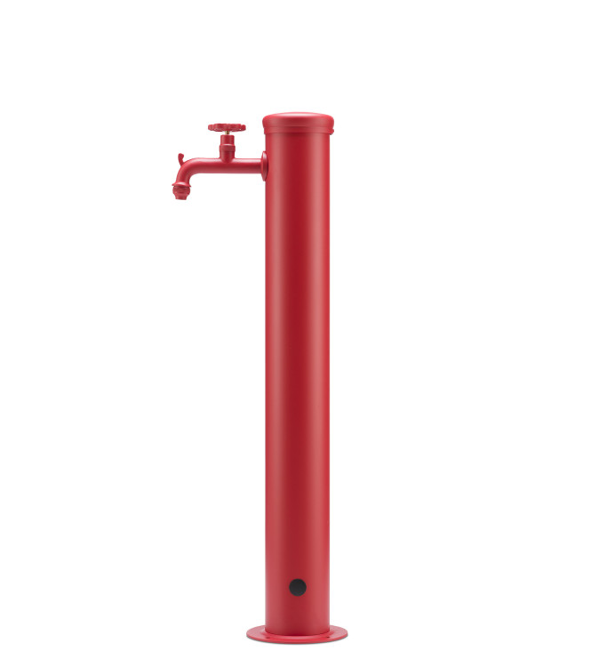 FONTANA CON RUBINETTO TONO SU TONO ROSSO