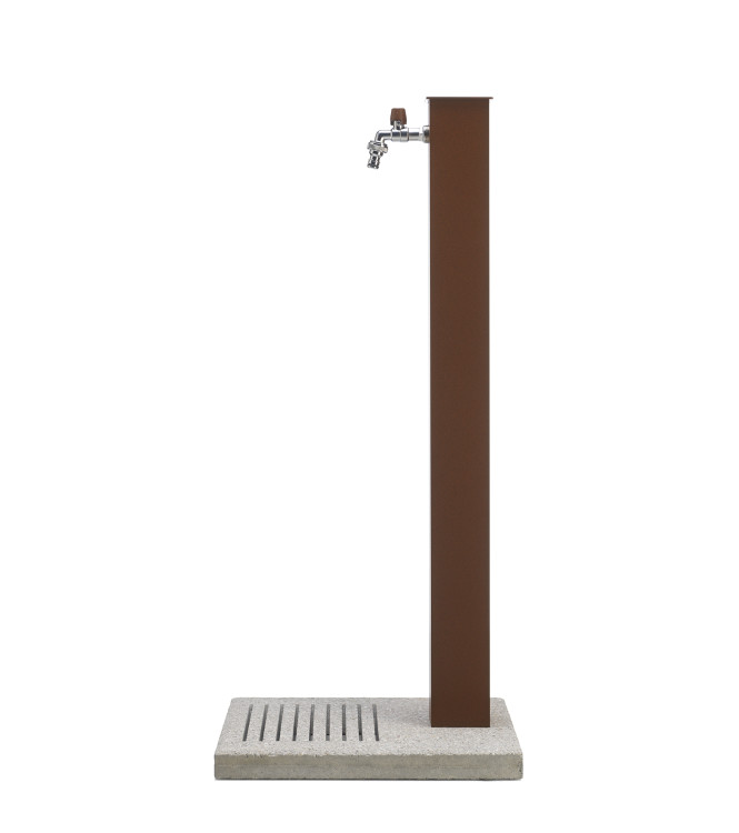 FONTANA WITH RUST-COLORED CONCRETE BASE - BELFER 42/QBM.2