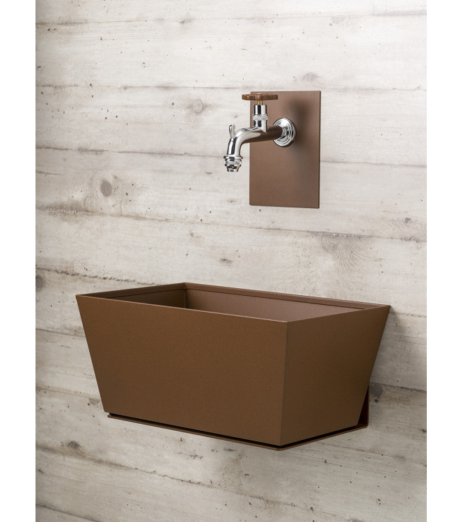WALL-MOUNTED FOUNTAIN WITH RUST-COLORED BASIN - BELFER 42/PRQ.2